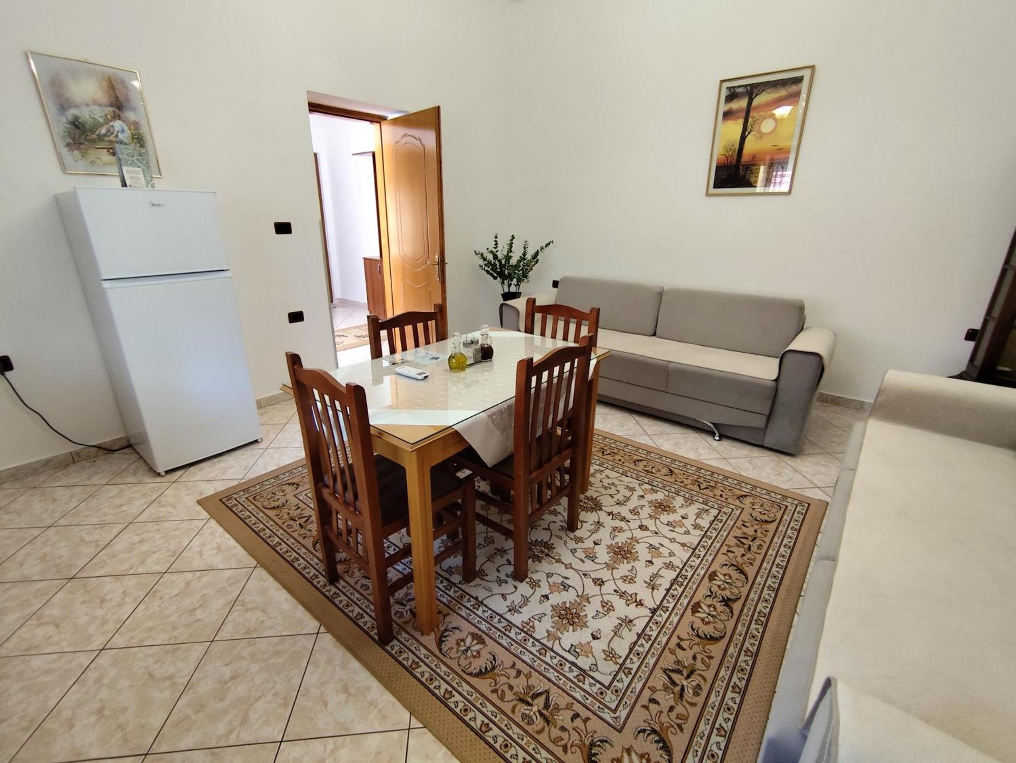 Artur'S Apartment 2 Gjirokastër Dış mekan fotoğraf