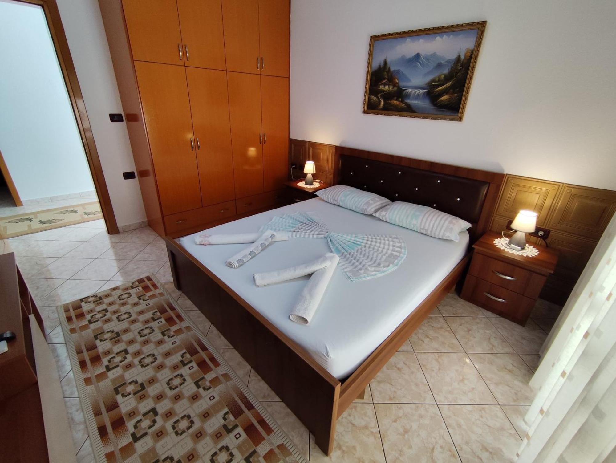 Artur'S Apartment 2 Gjirokastër Dış mekan fotoğraf